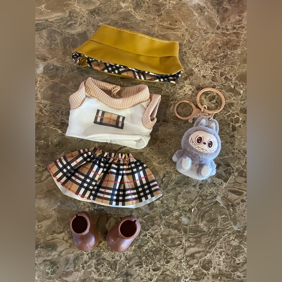 NWOT UNBRANDED Fashion Plaid Labubu Plush Doll Outfit W/UNBRANDED Bag Charm SET - Picture 1 of 10